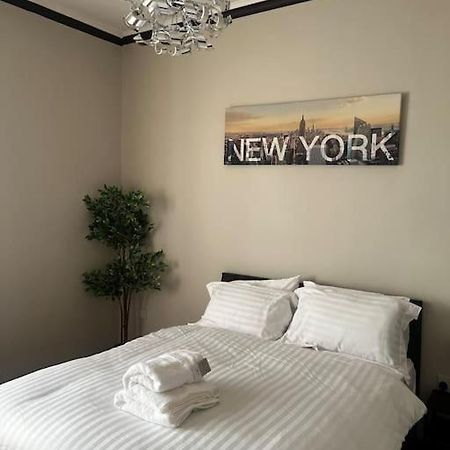 One Bedroom Apartment In Gorgie With New Central Heating System Единбург Екстер'єр фото